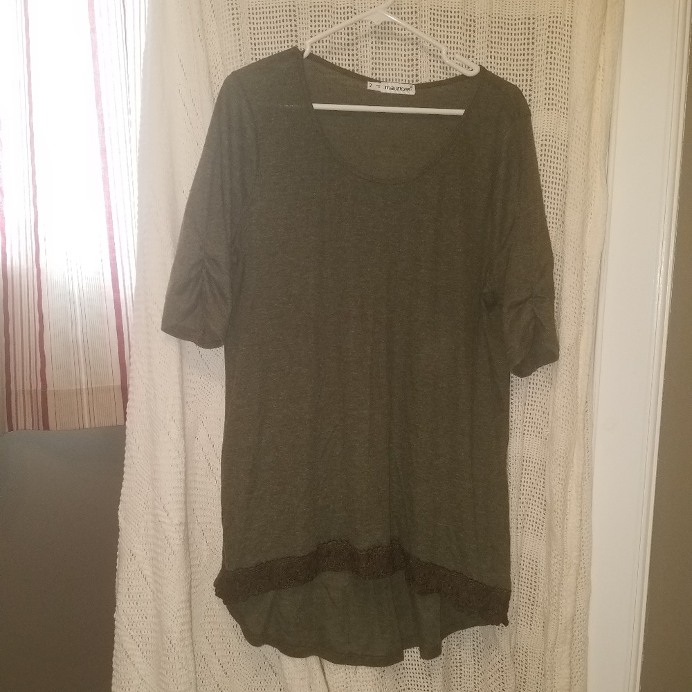 Maurices Woman's Short Sleeve Shirt. 2X.